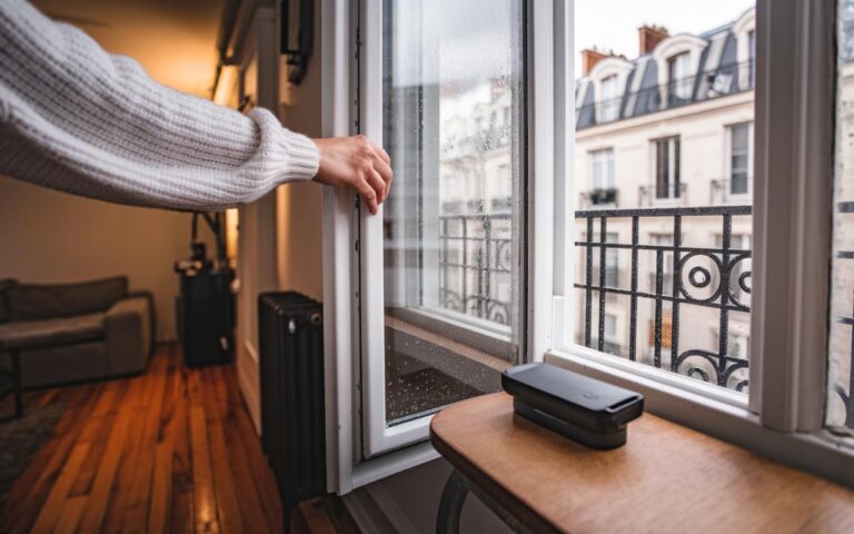 Beschlagene Fenster: Dieser einfache Trick stoppt Feuchtigkeit, bevor Schimmel das ganze Haus befällt.